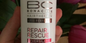 Revitalizing shampoo for deep nourishment of hair