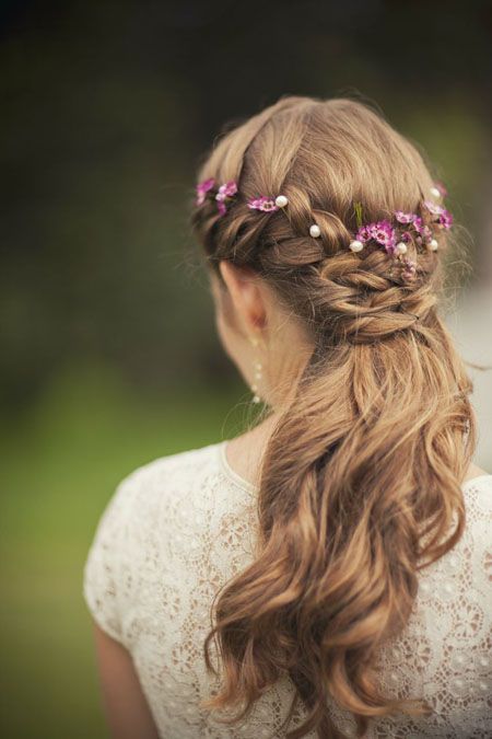 Χτενίσματα γάμου: πλέξιμο για μακριά μαλλιά