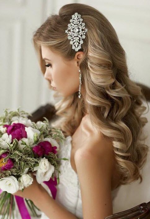 Hairstyles with beautiful hairpins