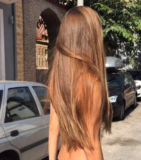 Corte de pelo para cabello largo con corte recto.