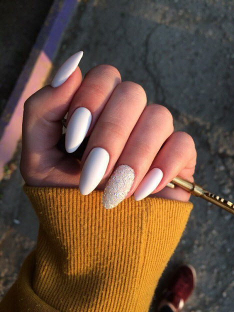 Manicura blanca para uñas largas: 2019.