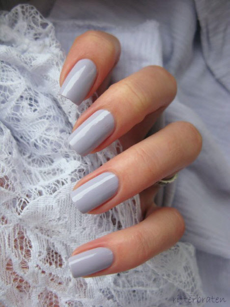 Tendencias de moda de manicura de primavera para uñas cortas.