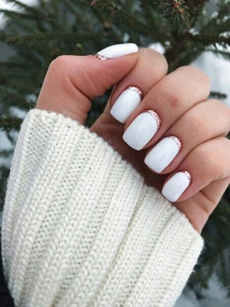 Hermosa manicura blanca: invierno 2020-2021.