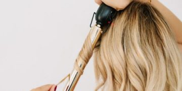 How to make a beautiful styling with a curling iron at home?